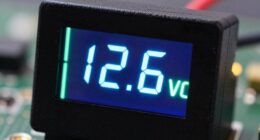 battery voltage live alert